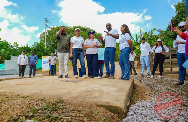 Margarita Guerra entrega alcantarillado y firma convenio para estudios y diseños del nuevo sistema en Santa Bárbara de Pinto