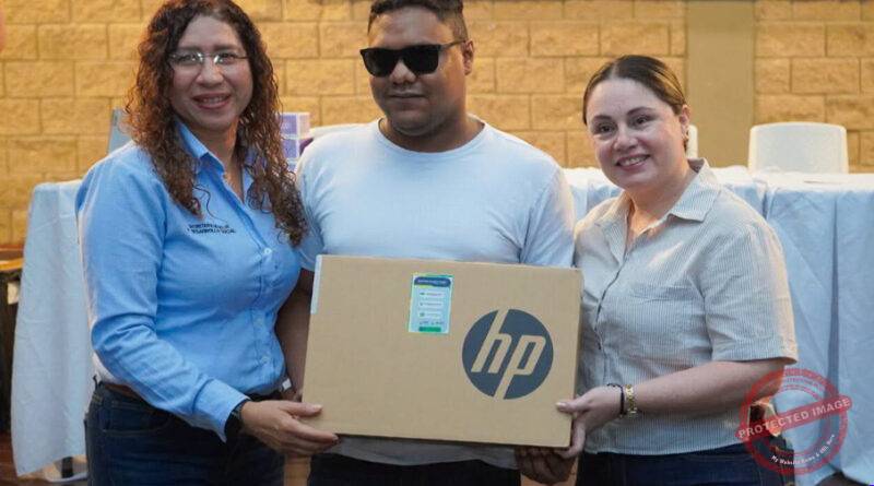 Ciénaga entregó 85 herramientas tecnológicas para fortalecer la educación inclusiva Ciénaga entregó 85 herramientas tecnológicas para fortalecer la educación inclusiva